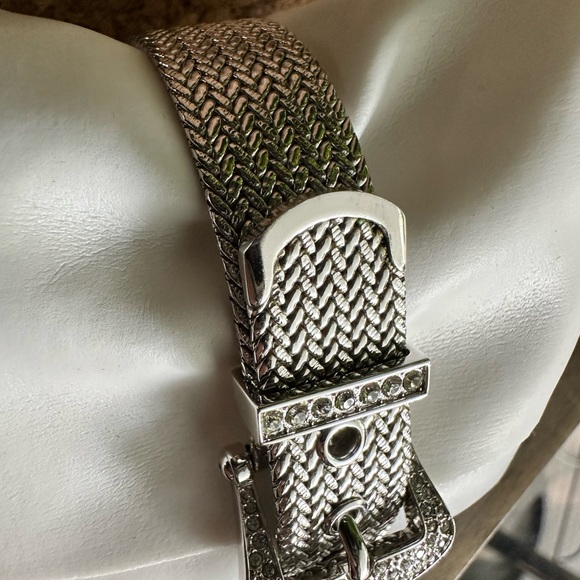 Victoria Wieck Dress Watch Beverly Hills, Silver tone, Silver Band Crystal bevel - Picture 3 of 8